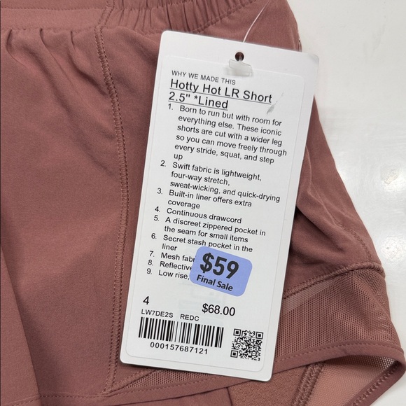 lululemon hotty hot shorts 2.5” - Picture 2 of 2